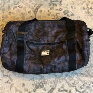 Button duffle bag